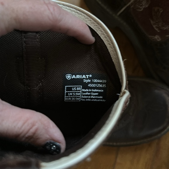 Beyond adorable and fun artists with chicken print - Picture 7 of 7